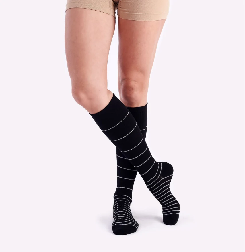 MEDIA MEDIANA COMPRESIÓN H/RODILLA C/DISEÑO UNISEX
